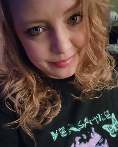PaperKrayne is back on @twitch ! Keep an eye out for new shows! Thursday's Saturday's & Sunday's plus pop ups!  Also, my new ...
