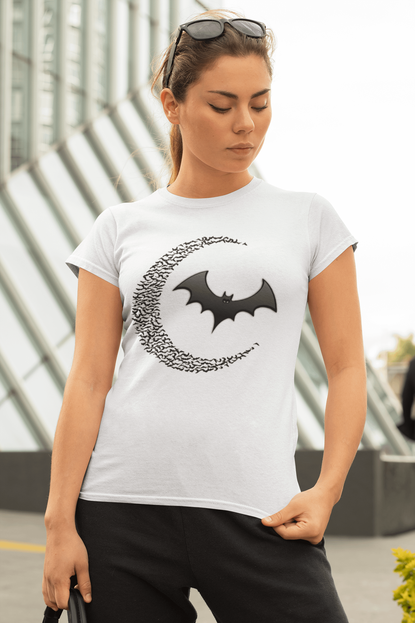 Bat's All Folks Graphic Bat Spread Wings Halloween-Shirt product image (1)