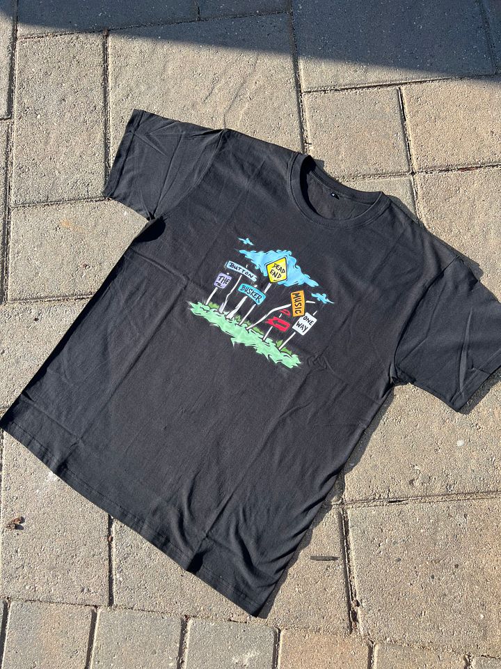 Button the Busker T-Shirt OG Art by Jonezy Artwork HIGH QUALITY product image (2)