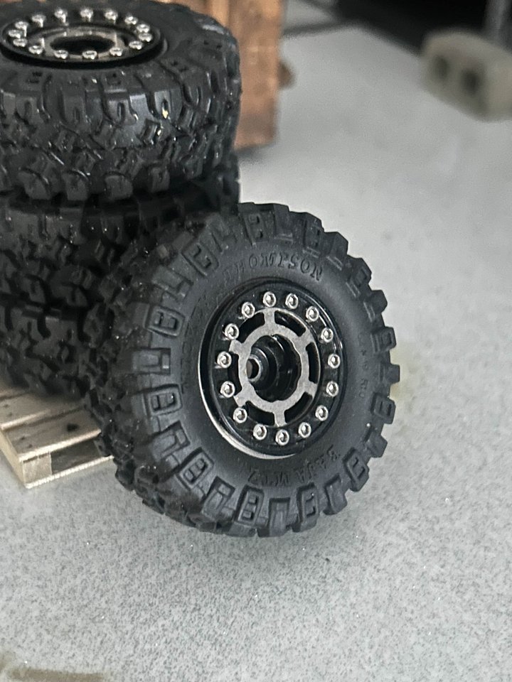 Injora wheels / Mickey Thompson tires product image (1)