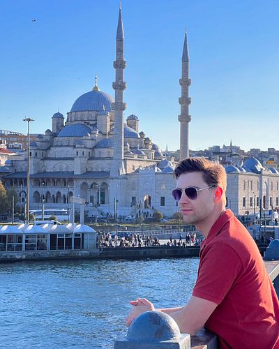 Suspended somewhere between Europe and Asia (Literally)! 🇹🇷 #turkey #istanbul