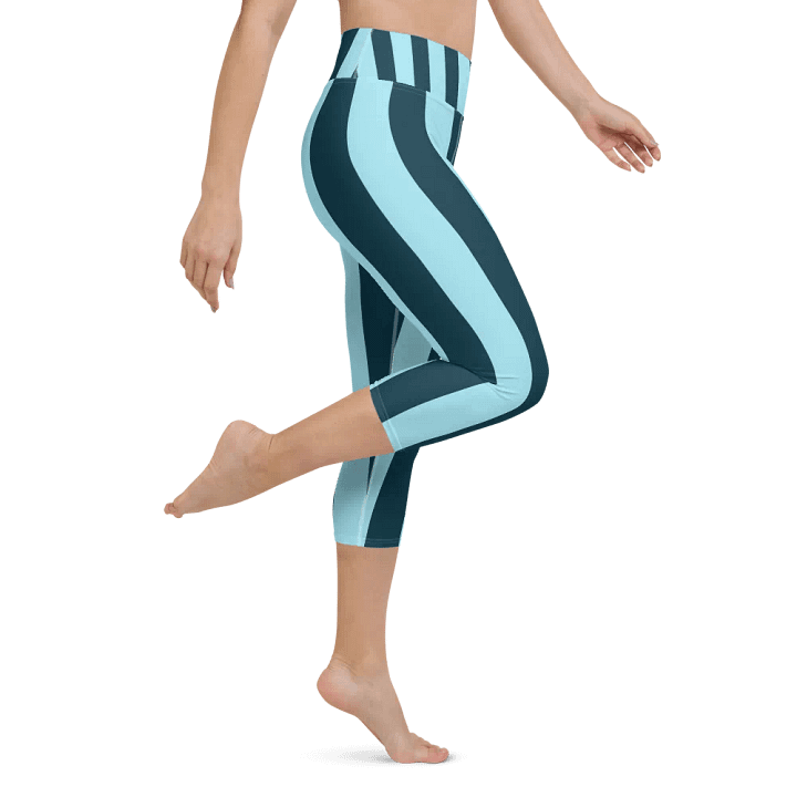 Retro Stripes Yoga Capri Leggings product image (1)