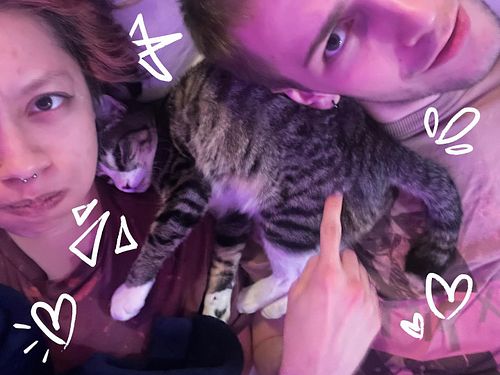 <3