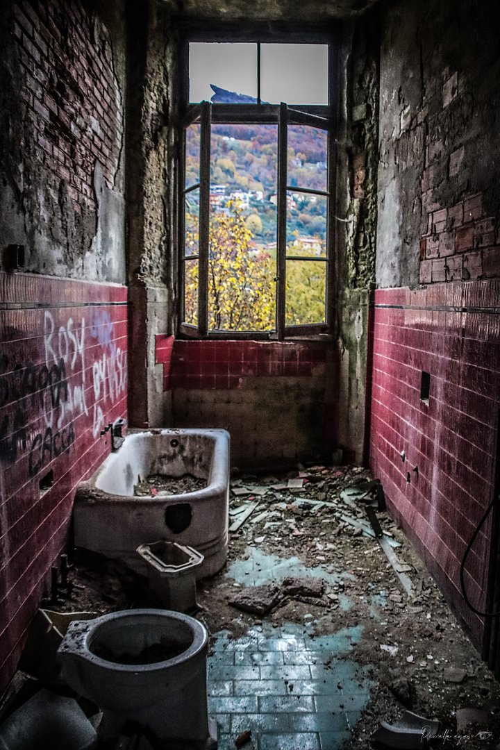 Faded Reflections – The Forgotten Bathroom of an Abandoned Collegio-Urbex Italy product image (1)