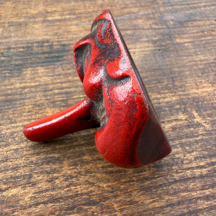 🎎 Iron Tengu Paperweight (Bunchin) – Red Cast Iron Desk Ornament – Japan Antique Roadshow product image (2)