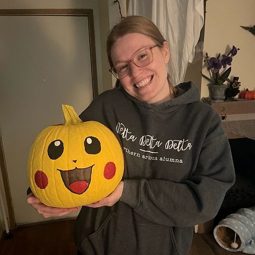 She made a Pikachu Pumpkin!!!
@gillian_norton24 
.
.
.
.
#pokemon #pikachu #pumpkinpainting