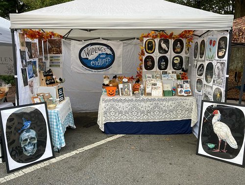 The Marietta Harvest Fest just started, and the market is full of spooky arts and crafts vendors! Come check out my @wildling...