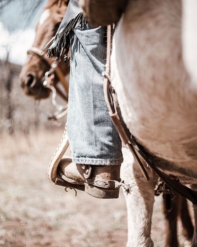 Keep your boots dirty and your spirit wild. 🐎