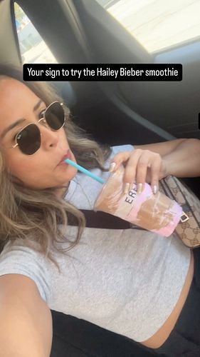 Spent $130 on smoothies 🫶

#torontoblogger #torontofoodie #torontolife #losangelesblogger #californication 

Aritzia Crop Top...