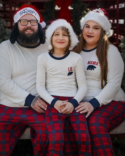 Christmas trees, cozy vibes, and the sweetest family ever—the Porter Family made this session feel like pure magic! 🎄❄️ Their...