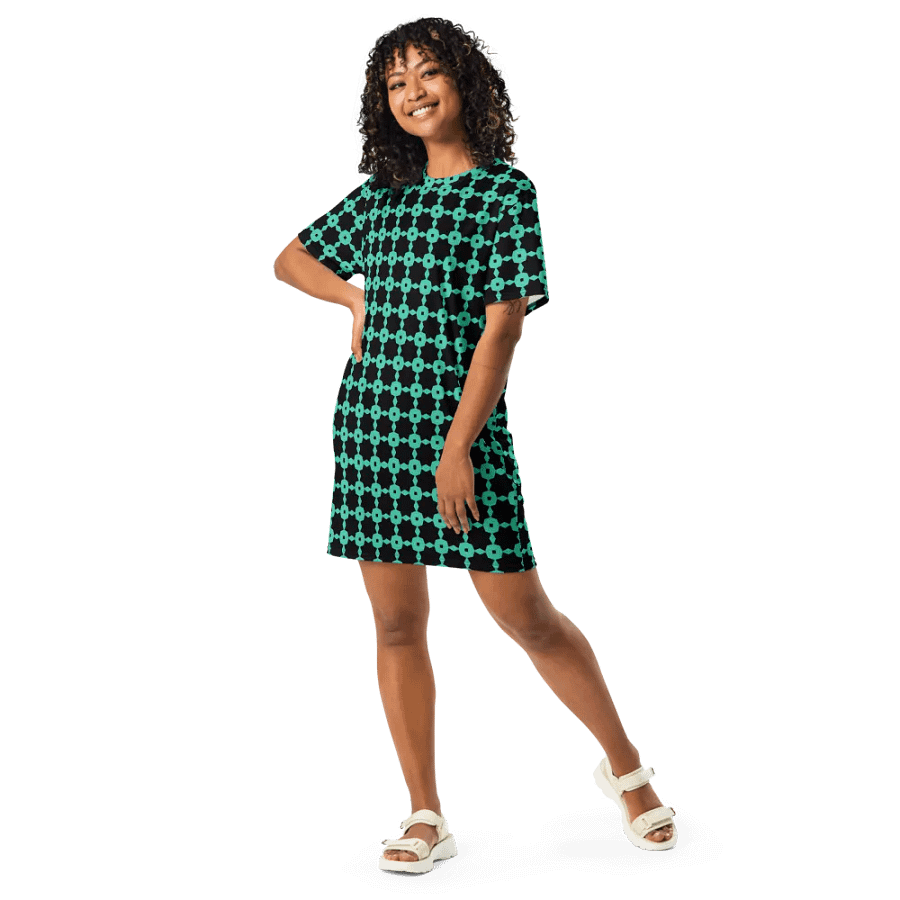 Abstract Repeating Chain T Shirt Dress product image (9)