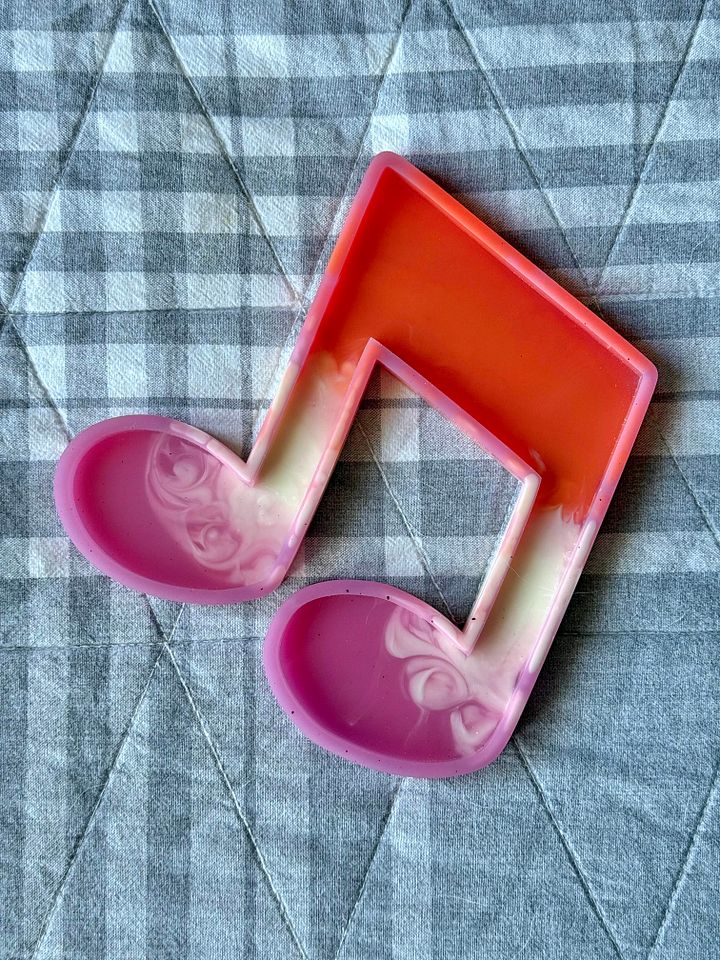 [RETRO STOCK] Lesbian Music Note Tray product image (1)