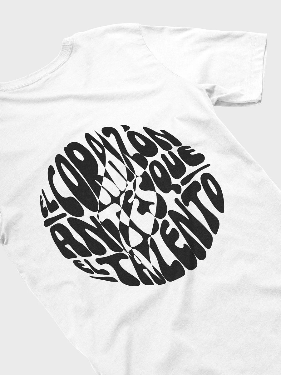 El corazón antes que el talento Tee | Black product image (4)