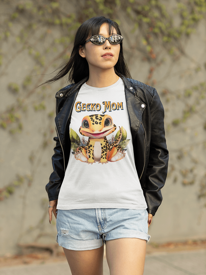 Gecko Mom Tee product image (1)