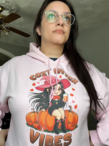 Hoodie came in and I love it, light and soft, you can even put a jacket over it during the winter, the image is nice and big ...