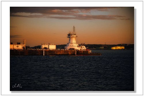 Sunset over the tug DUBLIN SEA at anchor off Anacortes, WA
Www.jasonmosleyphotography.com 
Www.twinanchorapparel.com 

 #even...