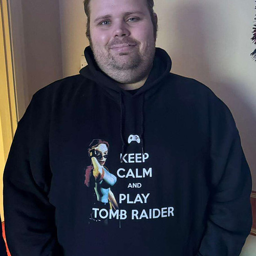 A few weeks ago I got this amazing #tombraider hoodie from @glitchelite and I absolutely love it!!

Amazing quality, all size...