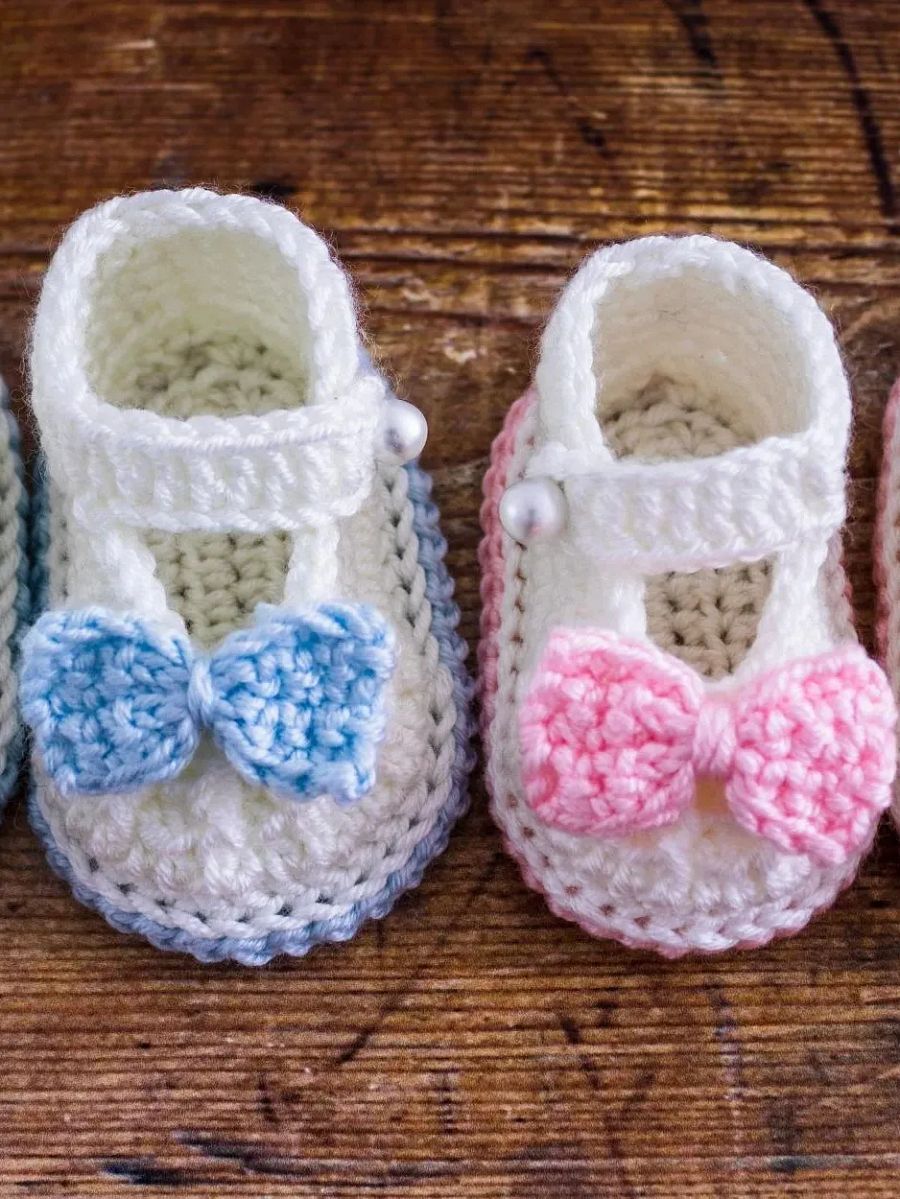 Crochet Pattern: Sweet Baby Shoes (with Bow) product image (6)