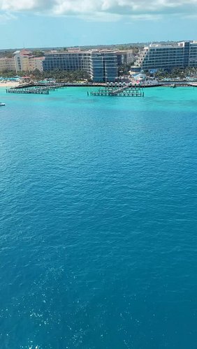 Taking a walk through historic Nassau, Bahamas always makes it a lovely day. 

#travelreels #reels #instatravel #travel #inst...