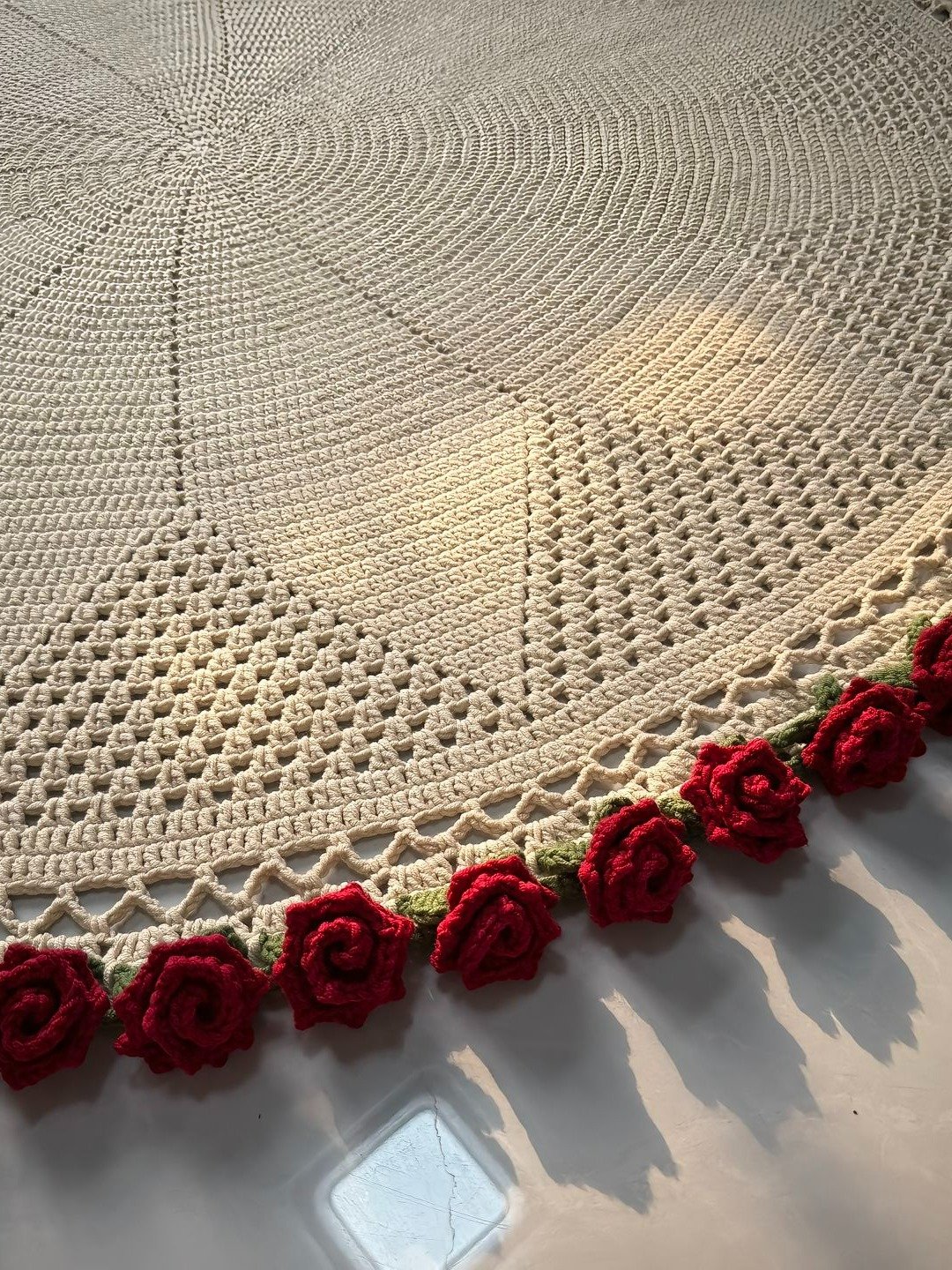 Crochet Rose Blanket | A Cozy Throw That Folds Into a Bouquet product image (2)