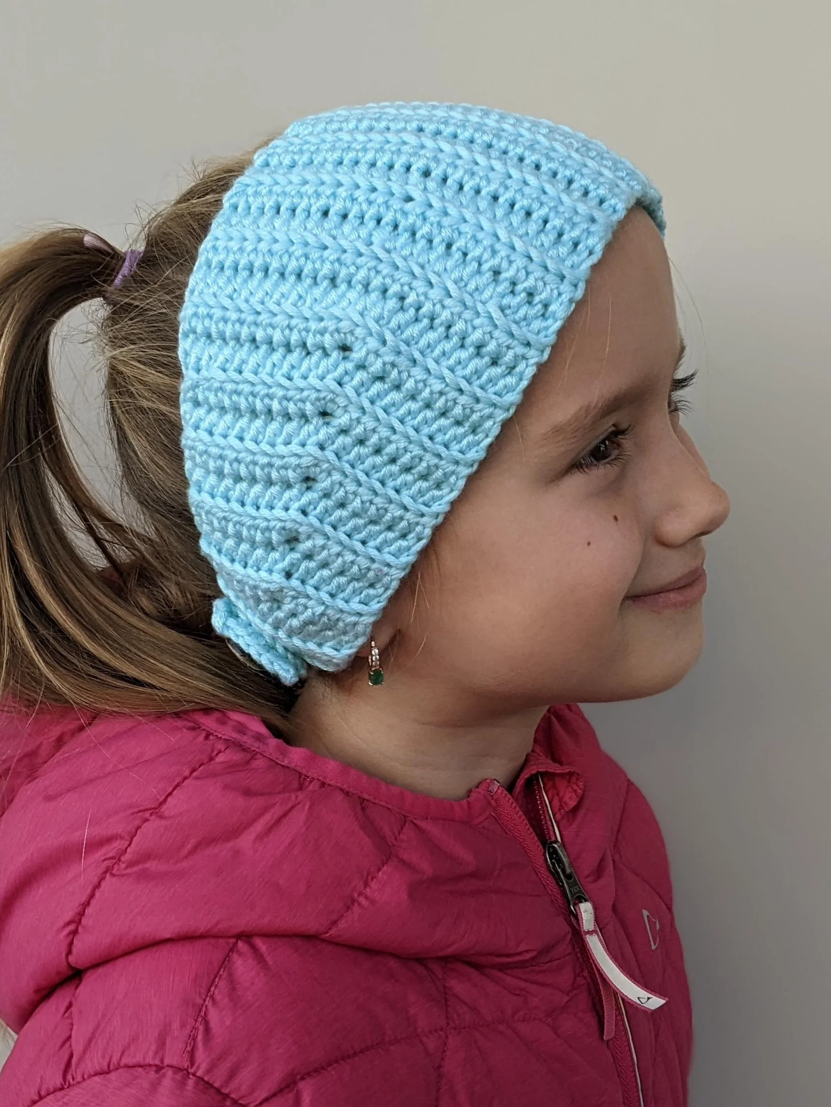 Crochet Headband with a Button Closure Pattern product image (7)