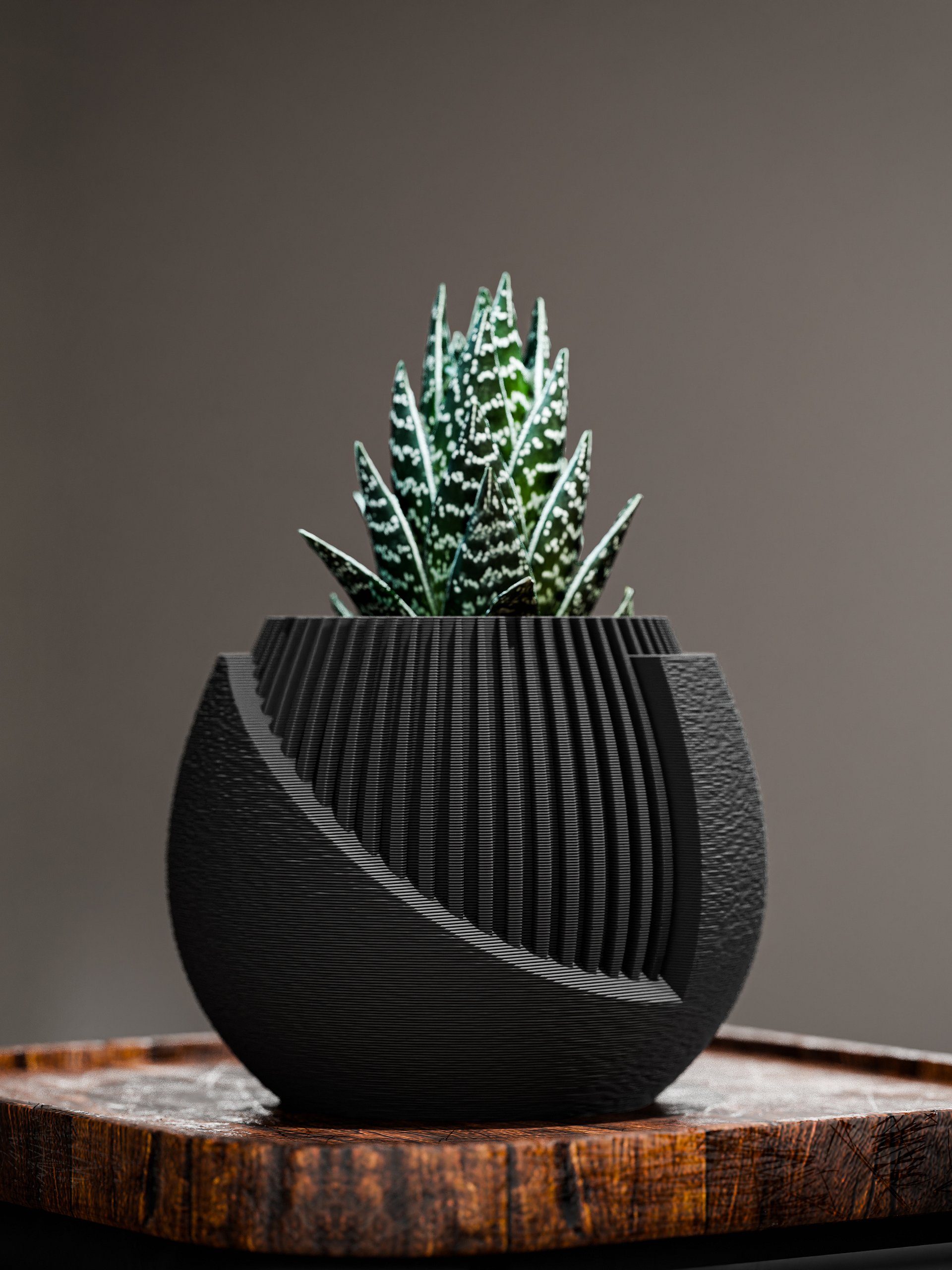 Geometric Ribbed Planter product image (2)