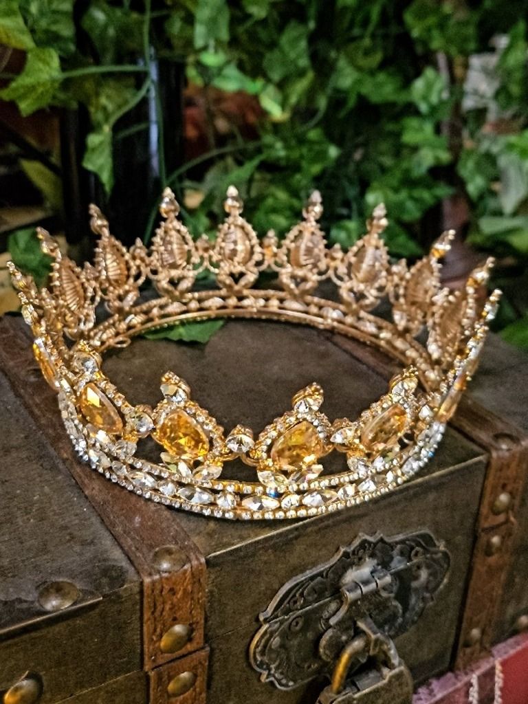The Armored Kingdom Crystallized Honey Crown (Gold) product image (4)