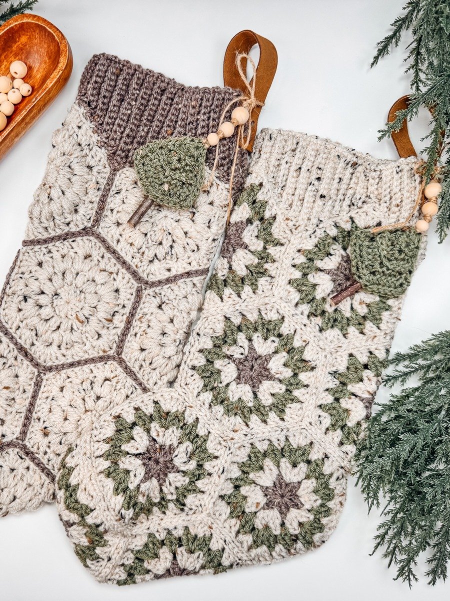 Hexagon Granny Stocking Pattern Tutorial With Unique Ribbed Cuff product image (5)
