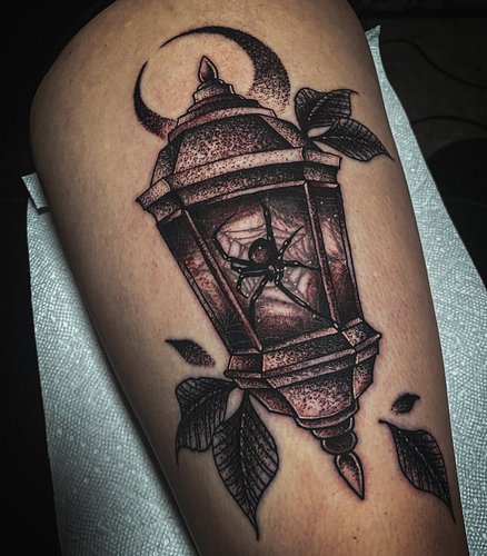 Spooky lantern for my dear @janiesuebennett 🖤