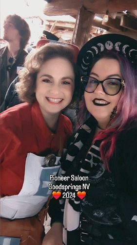 Surprised one of my dearest friends @fallout76podcast this weekend at the Fallout Meetup ☺️💙 And surprised a few other friend...