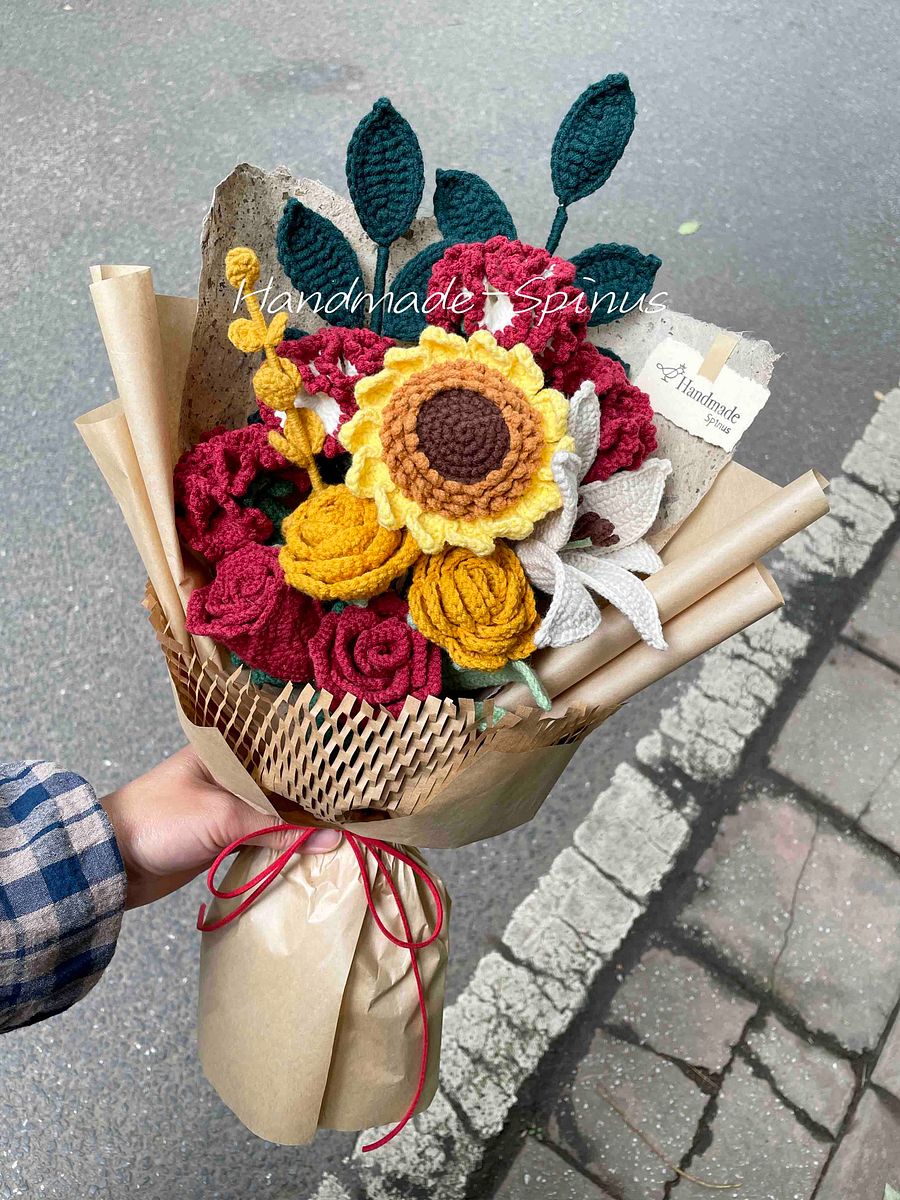 Crochet Knit Bouquet Of Flowers For The Garden product image (2)