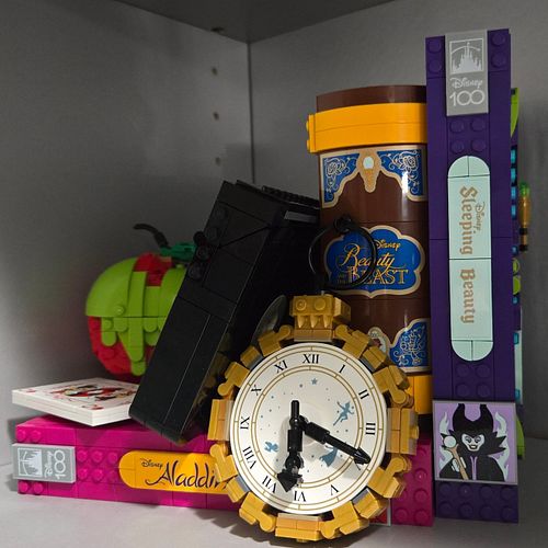 The Lego Villain Icons easily became one of my favorite sets! 😈 Love the little hidden compartments for the minifigs. 🤩 The V...