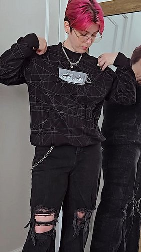 Styling the new Bleach: Thousand Year Blood War x Team Liquid collab 3 different ways!! 🔥🔥🔥
You can get your own merch at TL....