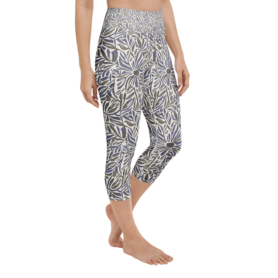 Leaves Garden Capri Leggings product image (2)