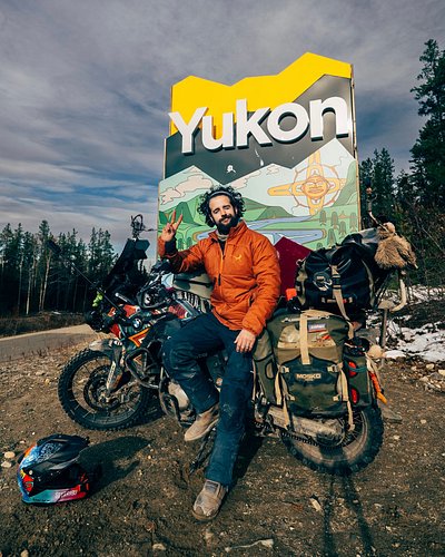 Retomamos la serie entrando al Yukón, un gigantesco Estado de Canadá que atravesaré antes de llegar de una vez por todas a Al...