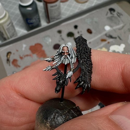 Mostly done with painting the face of Logan Grimnar 

#warhammer40k #miniaturepainting #spacewolves #logangrimnar #warhammer4...