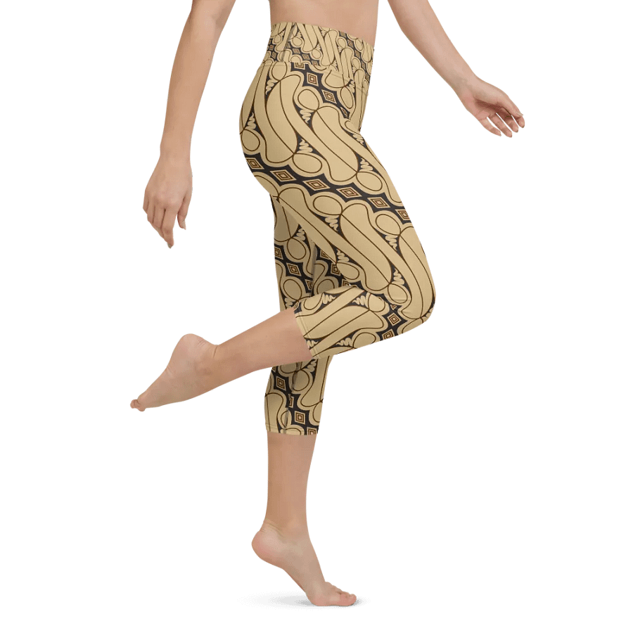 Batik Parang Rusak Capri Yoga Leggings product image (8)