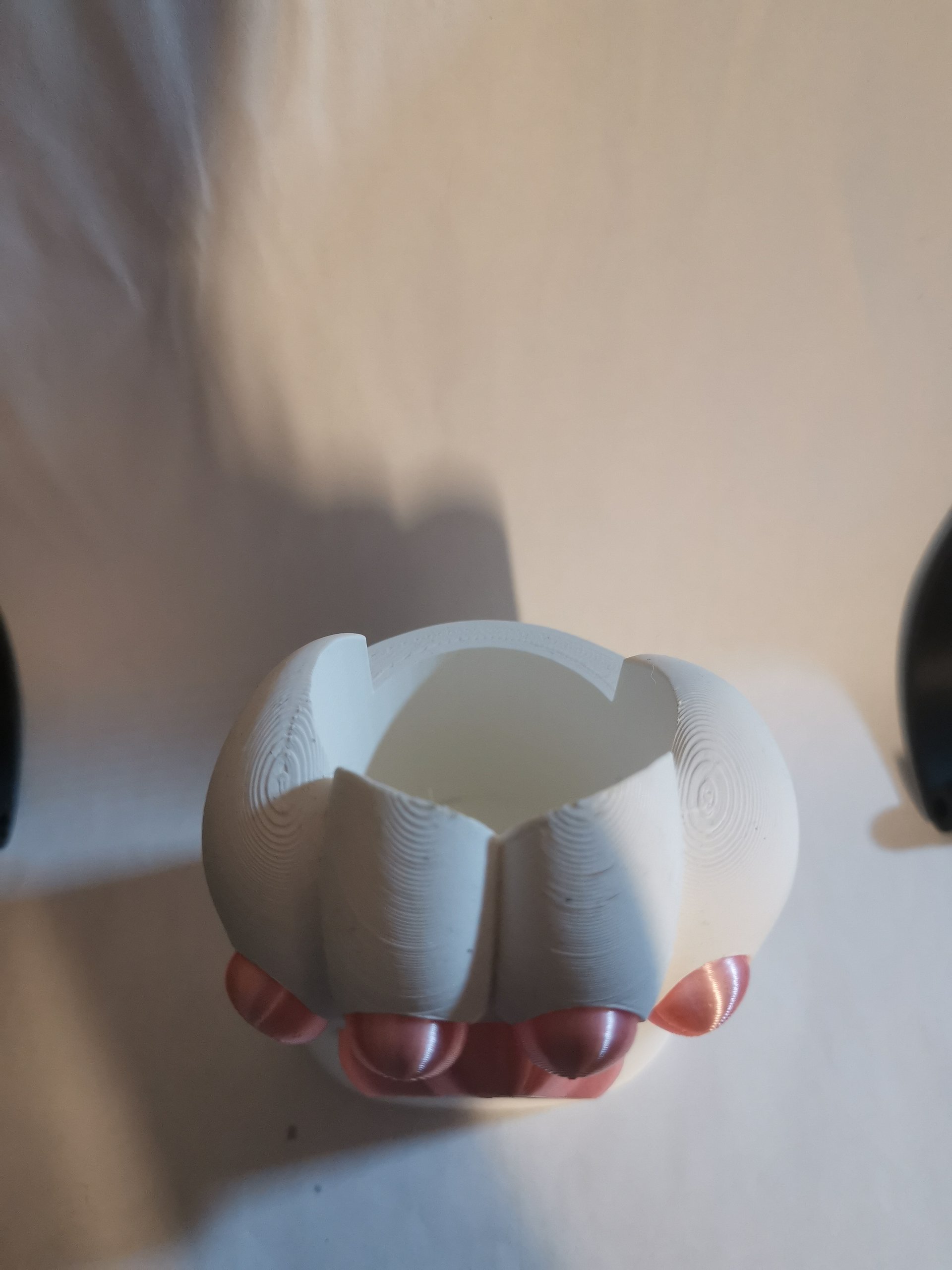 Dinner Paw Pen Holder product image (2)