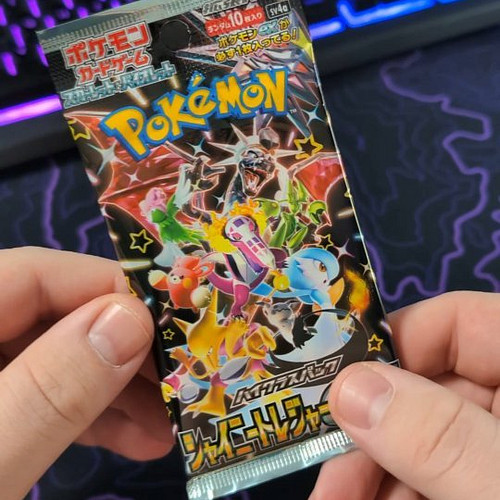 Found this Shiny Treasures pack at my local card shop. Love me some Japanese cards but no hits?!

-
#shinytreasures #shinypok...