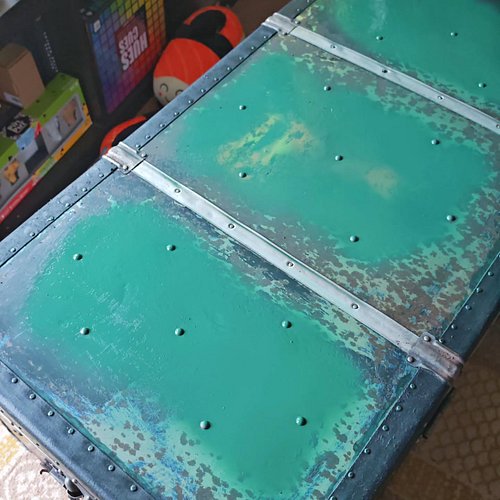 So i have treated all the leather and dyed it green, and gave a test spray on the top to see if I like it. 

Need to wait for...