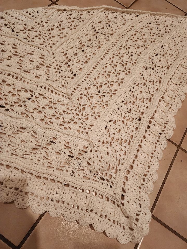 White lace shawl product image (2)