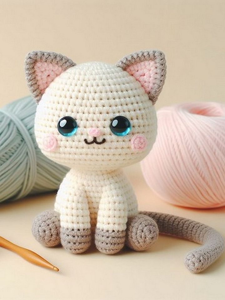 Itty Bitty Crocheted Critters: Tiny Treasures to Stitch and Love product image (1)