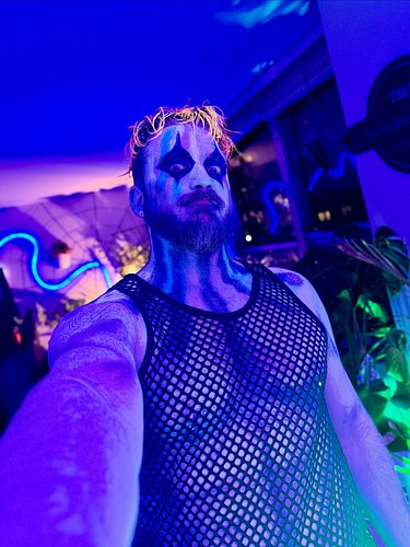 🎃 HAPPY HALLOWEEN! 🎃

What a Halloweek this has been. Did 3 Halloween streams, and we got one more coming up tomorrow - Dirty...