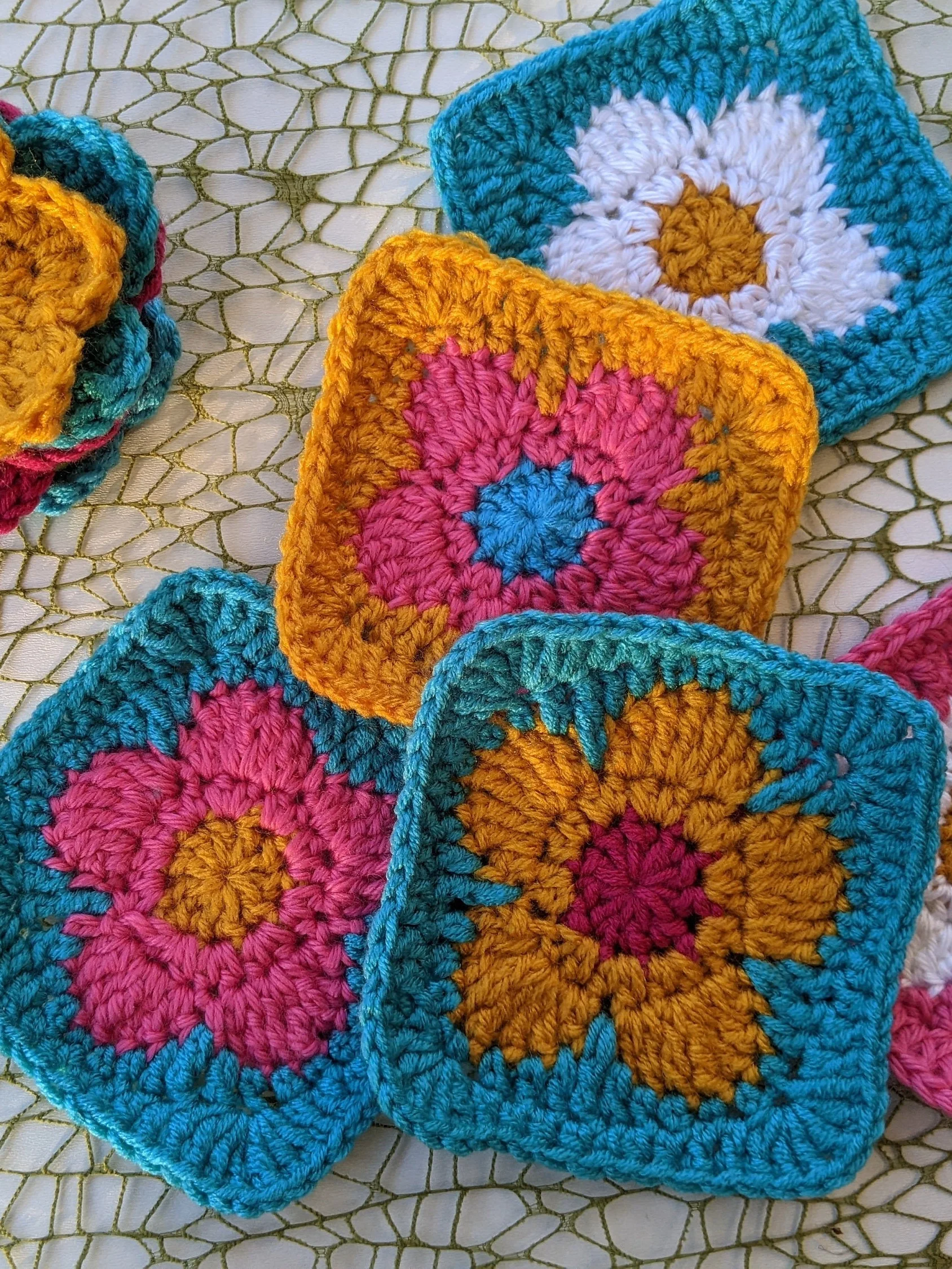Crochet Daisy Flower Granny Square Pattern product image (2)