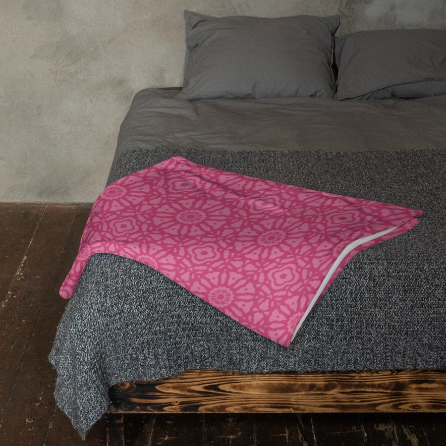 King's Crown Pink Blanket product image (11)