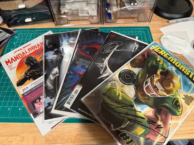 Holding my signed copy from Jeremiyah Love like it’s a trophy 🏆🔥 Sending these out for grading next — big things coming. Notre Dame fans… y’all are NOT ready for this comic run. 💙💛 Order your copy NOW At Jeremonstarcomics.com #JeremiyahLove #NotreDame #ComicCollector #SignedComics #CGCSubmission