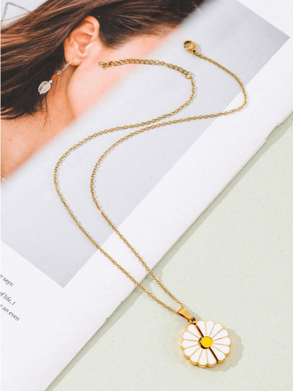 Daisy Necklace product image (2)