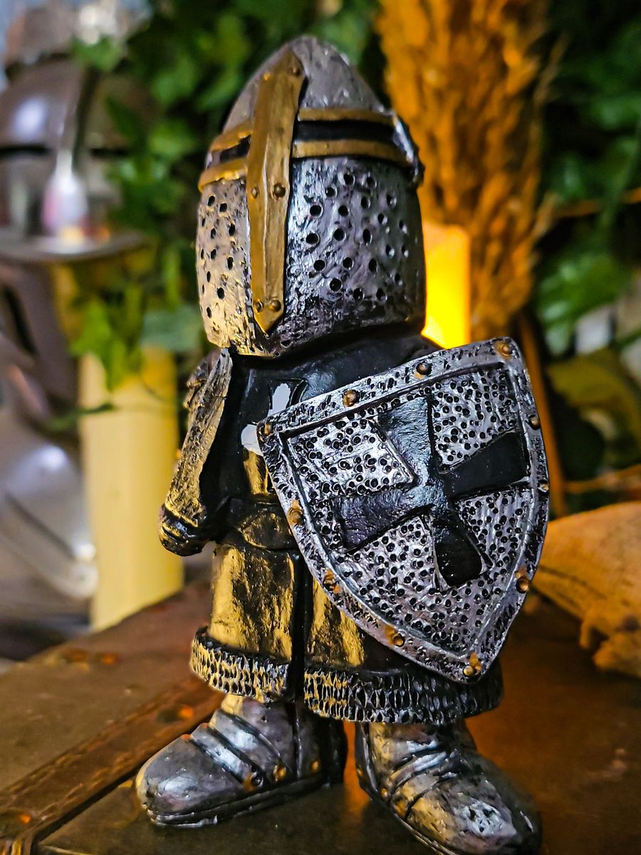 The Armored Kingdom Widowmaker Knight Collectible product image (2)