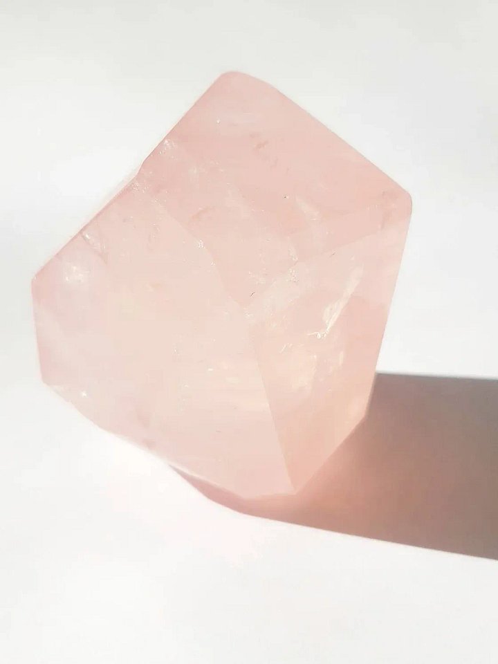 Rose quartz freeform product image (1)