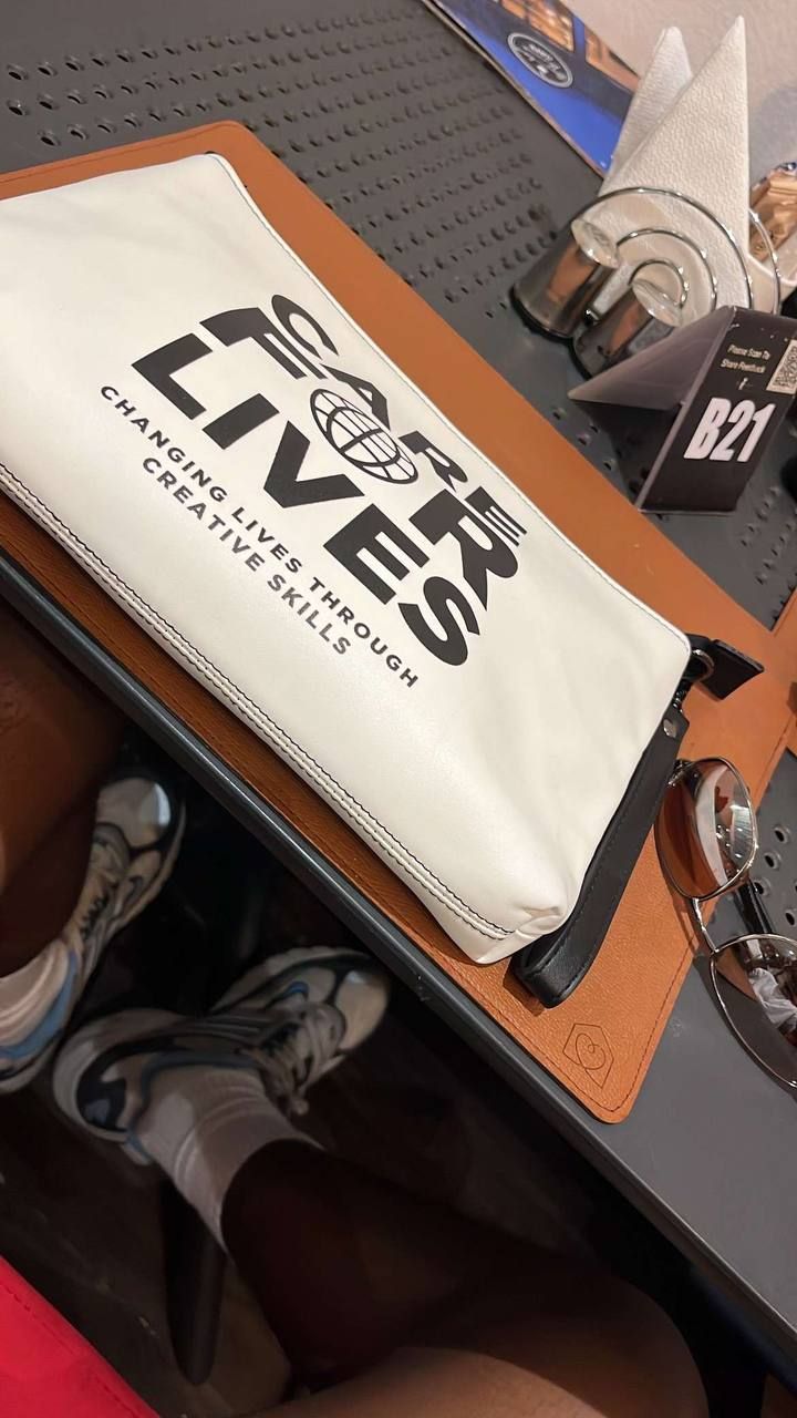 Care 4 Live CrossBag product image (3)